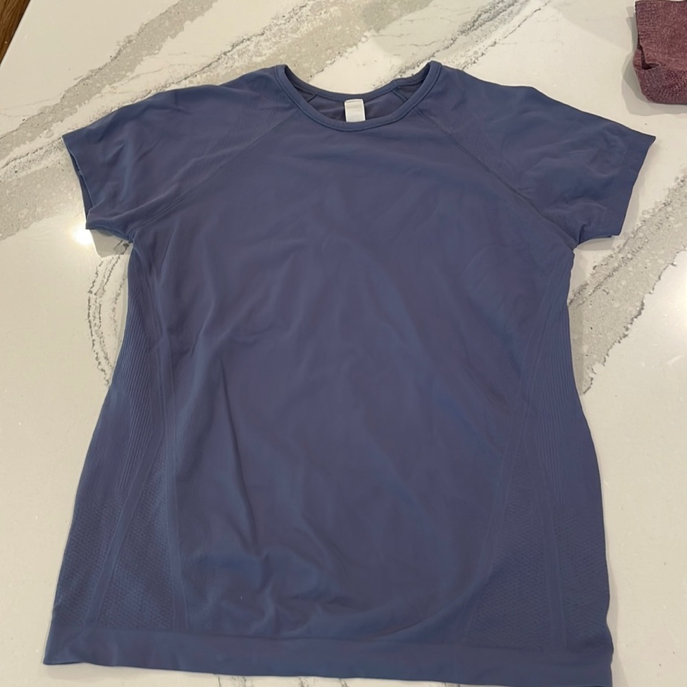 Athleta short sleeve shirt